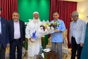 জামায়াত আমিরের বাসায় গেলেন তারেক রহমান