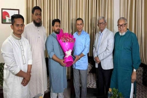 এনসিপির নাহিদ ইসলামের বাসায় তারেক রহমান