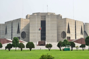 নতুন এমপি ও মন্ত্রিসভার শপথে প্রস্তুত হচ্ছে জাতীয় সংসদ