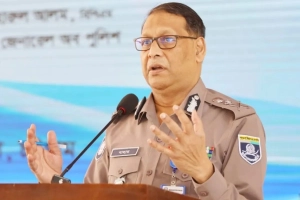 মেয়াদ শেষের আগেই পদত্যাগ করলেন আইজিপি বাহারুল আলম