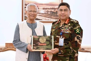 প্রধান উপদেষ্টার সঙ্গে বিদায়ী সাক্ষাৎ করলেন সেনাপ্রধান