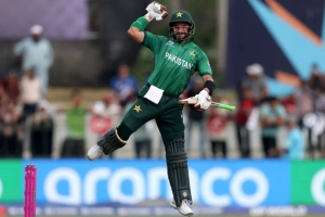 ফারহানের বিধ্বংসী সেঞ্চুরি, সুপার এইটে পাকিস্তান