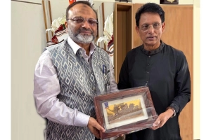 শিক্ষামন্ত্রীর সঙ্গে ঢাবি উপাচার্যের সৌজন্য সাক্ষাৎ