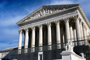 ট্রাম্পের বৈশ্বিক শুল্ক নীতি বাতিল ঘোষণা করল মার্কিন সুপ্রিম কোর্ট