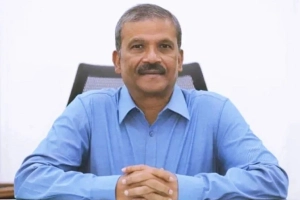 উপদেষ্টার দায়িত্ব শেষে ঢাবির কর্মস্থলে ফিরলেন আসিফ নজরুল