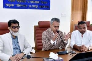 'ব্যক্তিগত স্বার্থের ঊর্ধ্বে দেশের সামগ্রিক স্বার্থকে অগ্রাধিকার দিতে হবে'