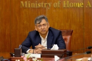 আইনশৃঙ্খলা বাহিনীর প্রধানদের নিয়ে স্বরাষ্ট্রমন্ত্রীর প্রথম বৈঠক