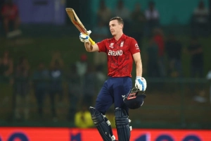 হ্যারি ব্রুকের বিধ্বংসী সেঞ্চুরি, সেমিফাইনালে ইংল্যান্ড