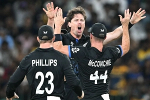 রাচিনের ঘূর্ণি ও স্যান্টনারের ঝড়ে লঙ্কার বিদায়