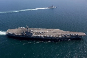 মার্কিন রণতরী আব্রাহাম লিংকনে ৪টি ব্যালিস্টিক ক্ষেপণাস্ত্রের আঘাত