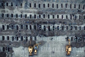 গণকবরের ছবি প্রকাশ করে ট্রাম্পকে কড়া জবাব ইরানি পররাষ্ট্রমন্ত্রীর