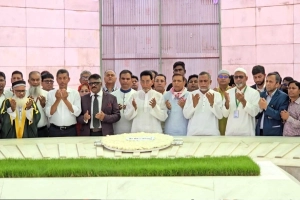 শহীদ জিয়া ও খালেদা জিয়ার সমাধিতে নবনিযুক্ত হুইপদের শ্রদ্ধা