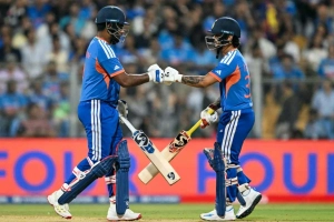 স্যামসনের বিধ্বংসী ইনিংসে সেমিফাইনালে ভারতের বড় সংগ্রহ