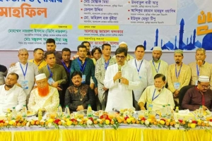 'সরবরাহে চাপ তৈরি হলেও বাংলাদেশে তেলের কোনো ঘাটতি নেই'