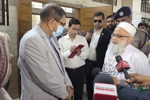 মানসিক হাসপাতালে স্বাস্থ্যমন্ত্রীর কাছে সমস্যার বর্ণনা দিলেন রোগীরা