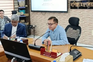 বাজারে তেলের মজুত পর্যাপ্ত, দাম বাড়ার সম্ভাবনা নেই: বাণিজ্যমন্ত্রী 