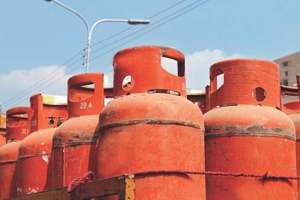 ৪১০ টাকা বাড়তে পারে এলপিজির দাম