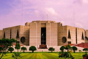 বুধবার সংসদ নেতার সভাপতিত্বে বসছে সরকারি দলের সংসদীয় সভা