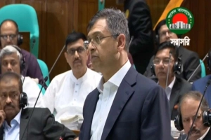 খালেদা জিয়া দেশের মানুষের হৃদয়ে চিরকাল বেঁচে থাকবেন: স্বরাষ্ট্রমন্ত্রী