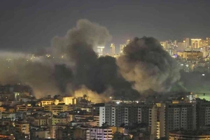 ইসরায়েলের বিমানঘাঁটি ও গোয়েন্দা সদরদপ্তরে ইরানের হামলা
