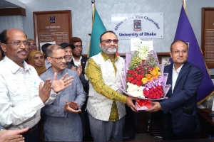 র‌্যাঙ্কিংয়ে সম্মানজনক পর্যায়ে উন্নীত করা হবে আমার প্রথম কাজ: ঢাবির নতুন ভিসি