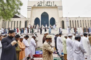 বায়তুল মোকাররমে ঈদুল ফিতরে পাঁচ জামাত
