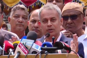 ঈদযাত্রা স্বস্তিদায়ক, বাস ভাড়া নিয়ন্ত্রণে: সড়কমন্ত্রী