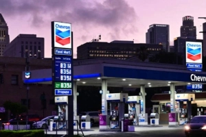 জ্বালানির দাম বৃদ্ধি: আর্থিক চাপ বাড়ছে যুক্তরাষ্ট্রের বাসিন্দাদের