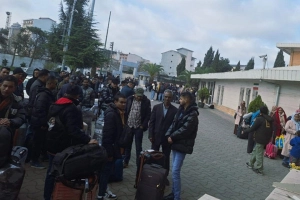 দেশে ফিরছেন যুদ্ধবিধ্বস্ত ইরানে আটকা ২৮০ বাংলাদেশি