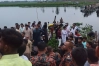 ব্রিজ ভেঙে নদে পড়ল শতাধিক মানুষ, নি/হত ৪ শিশু