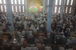 বায়তুল মোকাররমে ঈদের শেষ জামাতে মুসল্লির ঢল