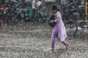 ঢাকায় দুপুরের মধ্যে বজ্রসহ বৃষ্টির সম্ভাবনা