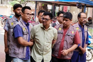 ভুয়া গেজেট বানিয়ে ‘প্রধানমন্ত্রীর উপদেষ্টা’ দাবি, গ্রেপ্তার ১