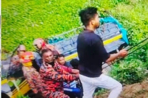 হবিগঞ্জে পিকআপ ভ্যান খাদে পড়ে নারী-শিশুসহ নি’হত ৪