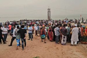 পদ্মা নদীর ৩০ ফুট নিচে মিলল ডুবে যাওয়া বাসের সন্ধান