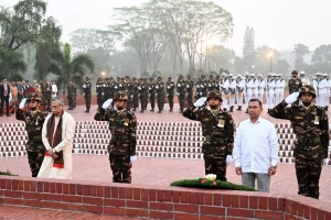 জাতীয় স্মৃতিসৌধে বীর শহীদদের প্রতি রাষ্ট্রপতি ও প্রধানমন্ত্রীর শ্রদ্ধা