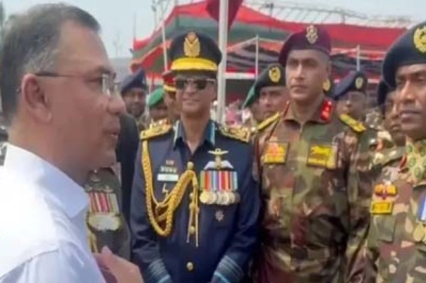 সশস্ত্র বাহিনীকে আরও শক্তিশালী করার অঙ্গীকার প্রধানমন্ত্রীর