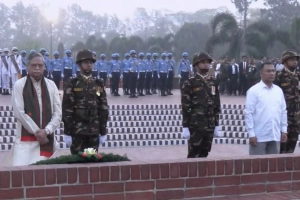 জাতীয় স্মৃতিসৌধে বীর শহীদদের প্রতি রাষ্ট্রপতি ও প্রধানমন্ত্রীর শ্রদ্ধা