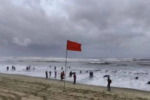 দেশে  ৬০ কিমি বেগে ঝড়ো হাওয়ার আশঙ্কা, সতর্কতা জারি