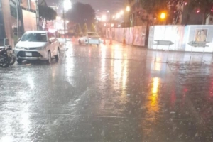 রাজধানীতে হঠাৎ শিলাবৃষ্টি