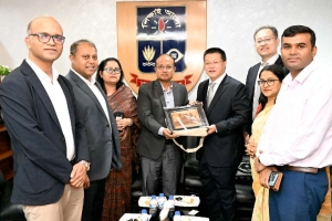 ঢাবি উপাচার্যের সঙ্গে চীনের রাষ্ট্রদূতের সাক্ষাৎ, শিক্ষা-গবেষণায় সহযোগিতার আশ্বাস