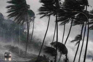 আজ দুপুরের আগেই ৬০ কিলোমিটার বেগে ঝড়ের আভাস