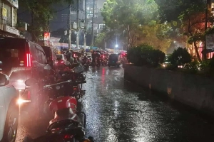 ঢাকায় ২৪ ঘণ্টায় ৭ মিমি বৃষ্টি, আজও ঝড়বৃষ্টির আশঙ্কা
