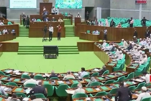 ফের সংসদ থেকে বিরোধী দলের ওয়াকআউট