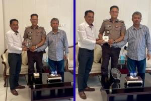 আইজিপির সঙ্গে ঢাবি অ্যালামনাই নেতৃবৃন্দের সৌজন্য সাক্ষাৎ
