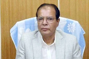 বিমানবন্দরে অসুস্থ ত্রাণমন্ত্রী, এয়ার অ্যাম্বুলেন্সে ঢাকায় স্থানান্তর