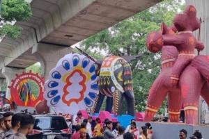 বর্ণাঢ্য আয়োজনে শেষ হলো বৈশাখী শোভাযাত্রা