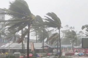 ৬০ কি.মি বেগে ঝড়ের আশঙ্কা, নদীবন্দরে সর্তক সংকেত