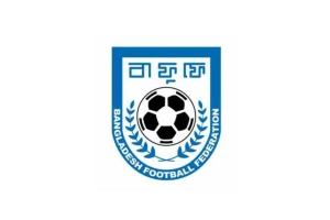 ৩০০ কোচের লড়াই: কার হাতে উঠছে বাংলাদেশের ফুটবলের দায়িত্ব?