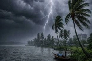 ১৭ অঞ্চলে ঝড়ের আশঙ্কা, নদীবন্দরে সর্তক সংকেত
